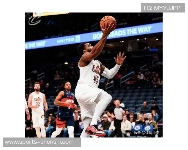 米切尔短暂出场表现平平18分钟内仅得7分助攻两次