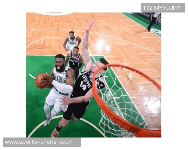 贝9表现出色三分球精准命中21分正负值高达27上场状态低迷未能得分