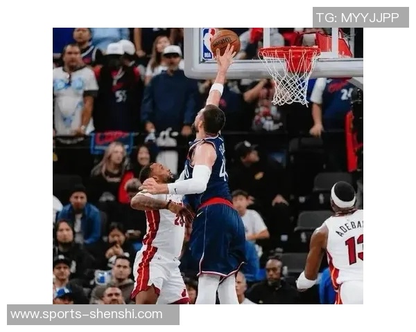 鲍威尔回应快船新援传闻表达对管理层的不满与决心