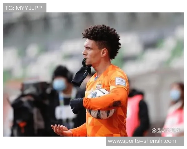 陈蒲边路停球失误摔倒引发球迷不满表现低迷遭热议 陈蒲边路停球失误摔倒引发球迷不满表现低迷遭热议