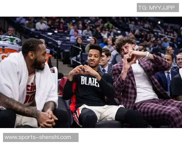 麦克法兰谈红牌事件强调球队纪律性与文化无关并鼓励球员坚持到底