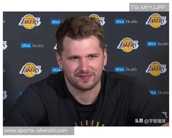 雷迪克称赞东契奇能力出众能应对各种防守策略的全能球员 雷迪克称赞东契奇能力出众能应对各种防守策略的全能球员